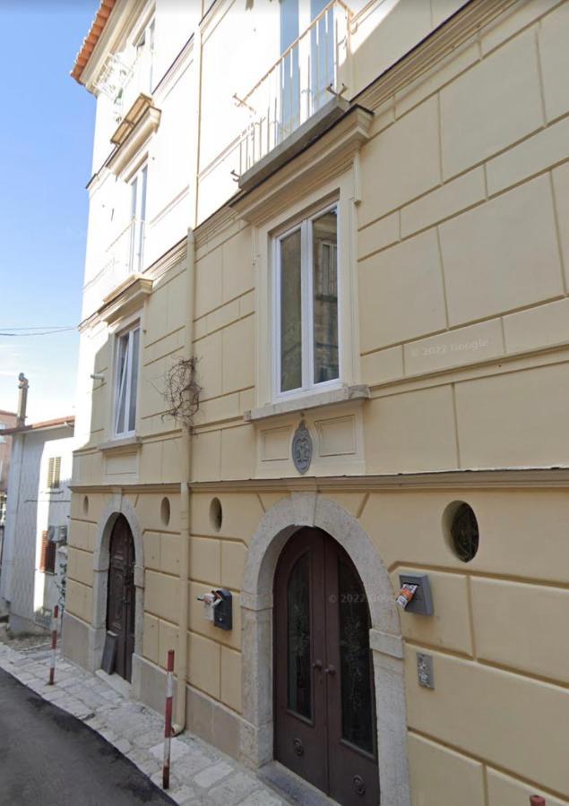 Grey Apartment Caiazzo Buitenkant foto