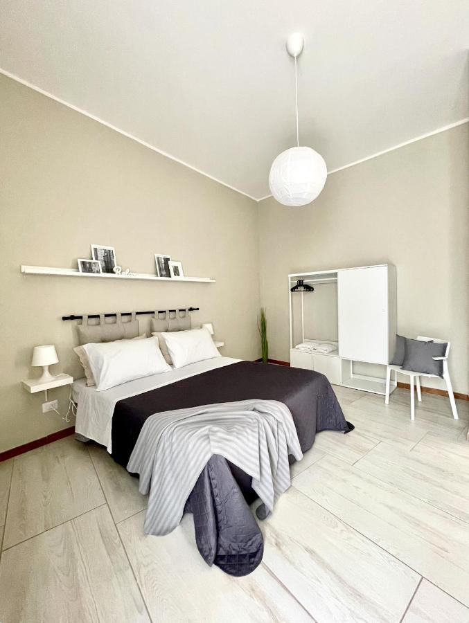 Grey Apartment Caiazzo Buitenkant foto