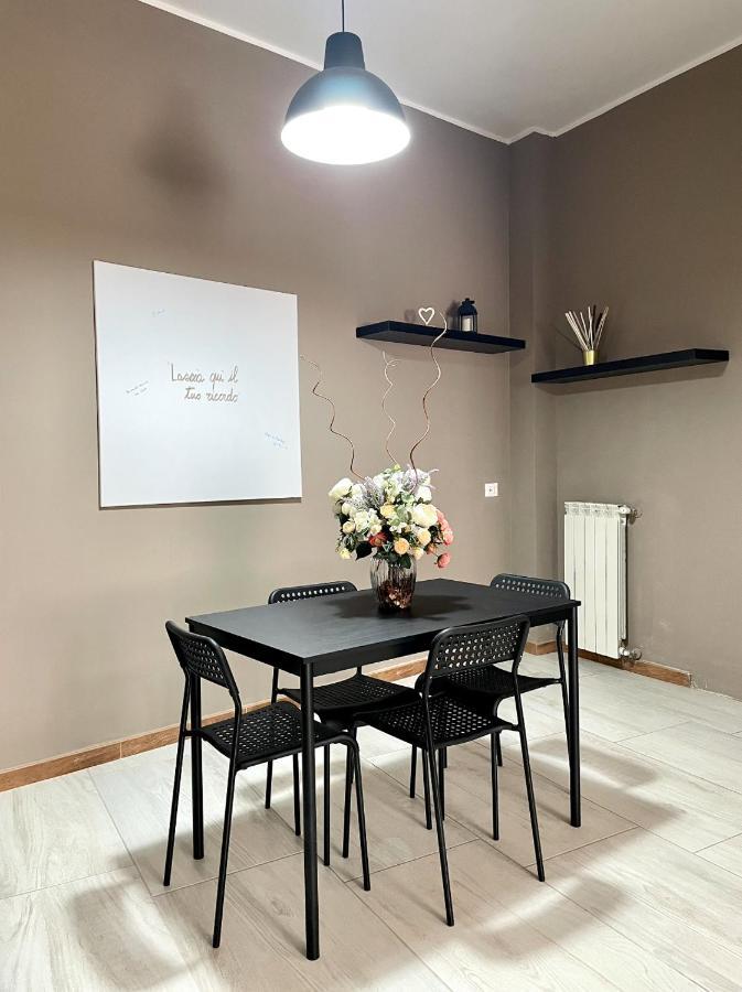 Grey Apartment Caiazzo Buitenkant foto