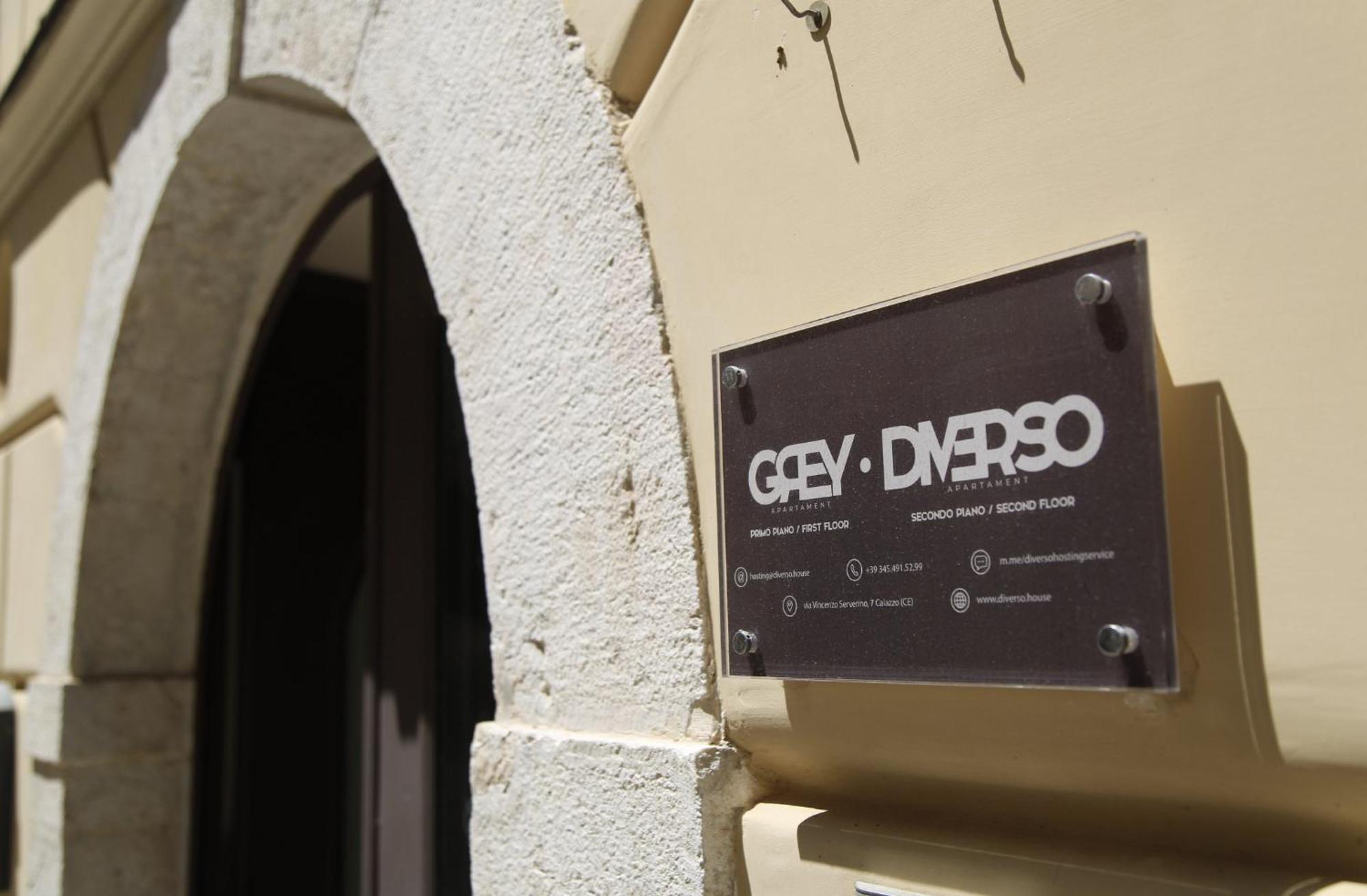 Grey Apartment Caiazzo Buitenkant foto
